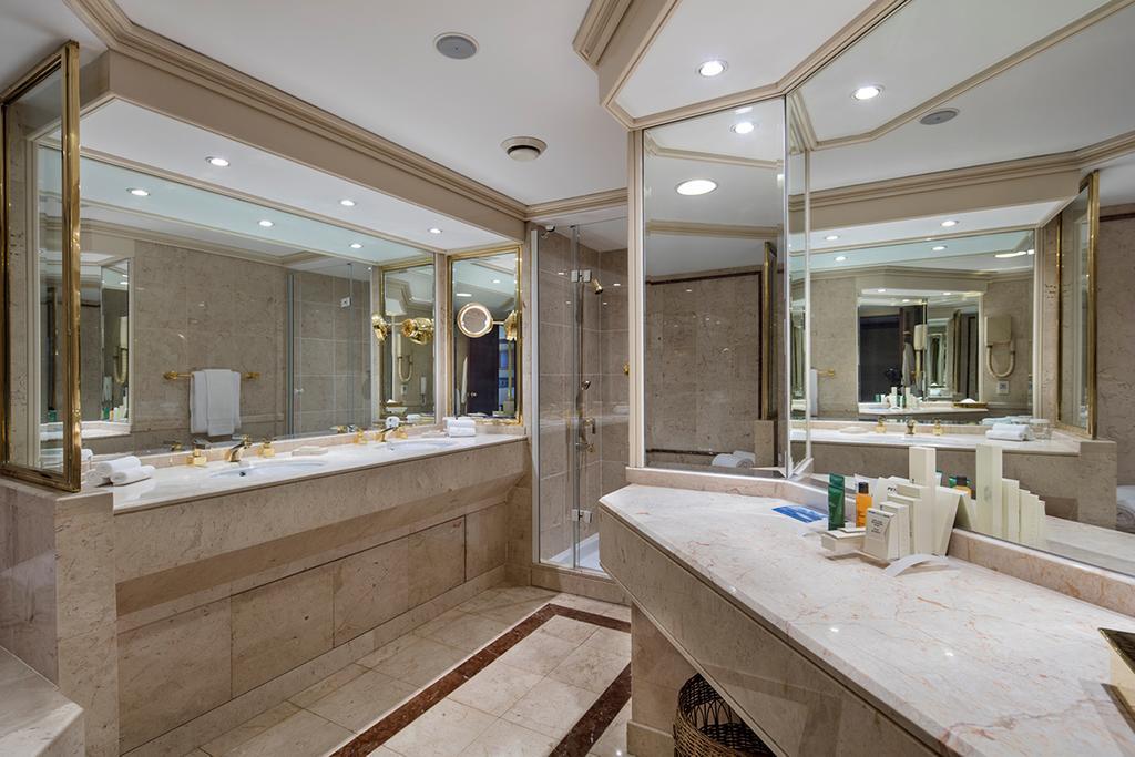 Hilton Otel 5*