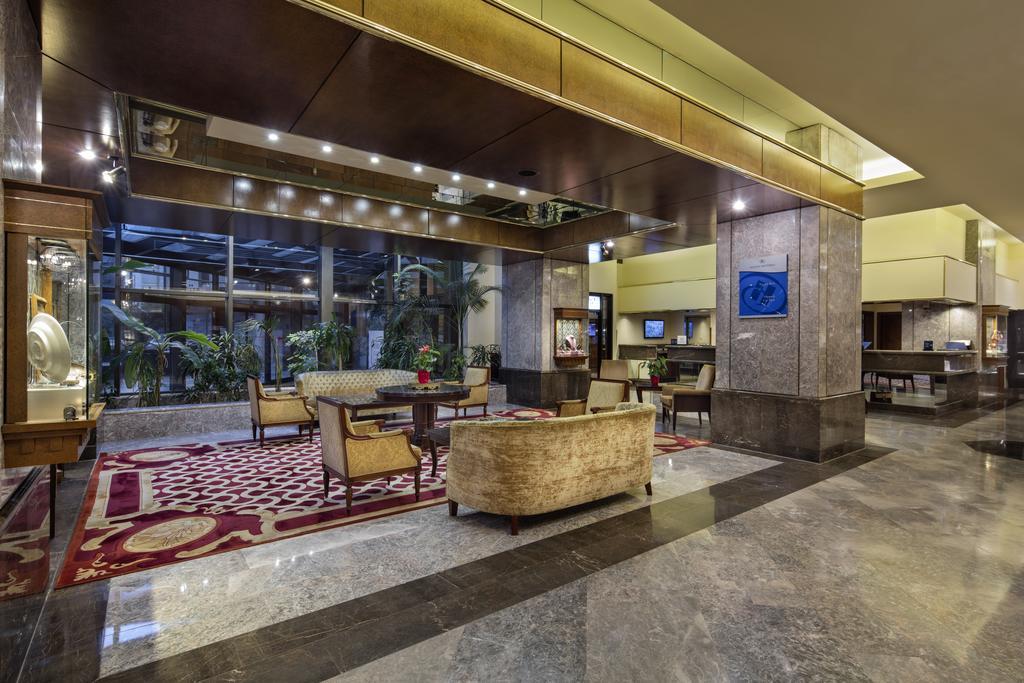 Hilton Otel 5*